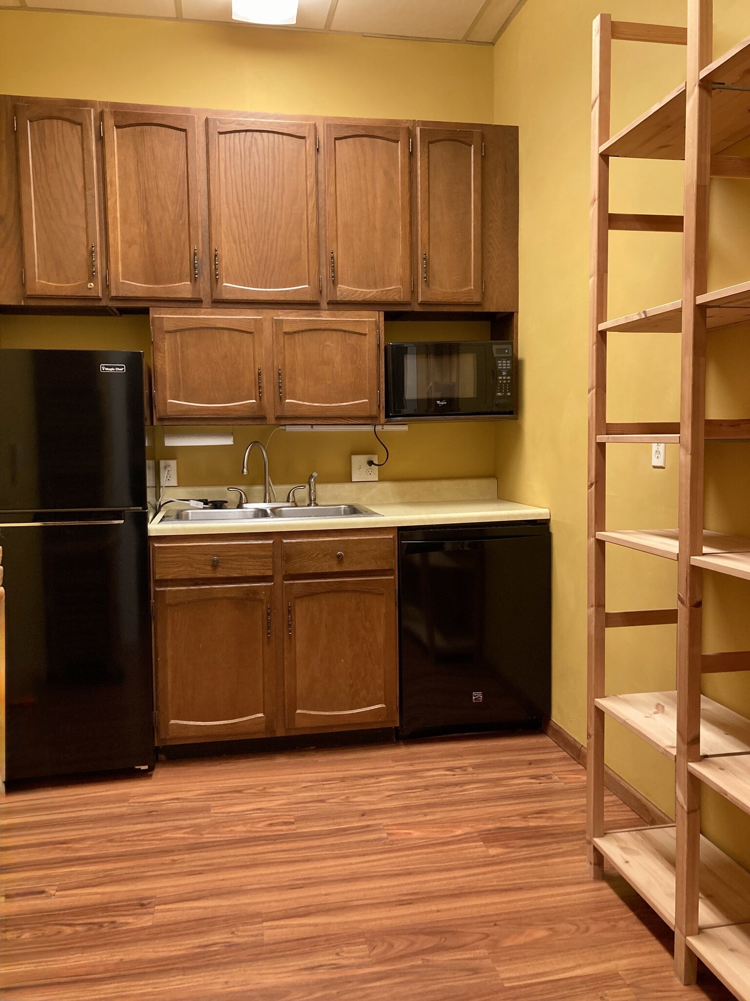 Kitchenette - 1915 Logan Ave S