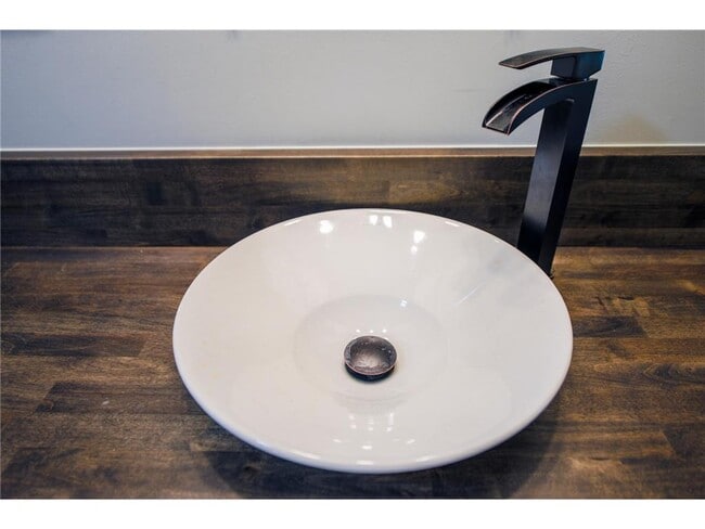 Building Photo - 11020 W River Rd