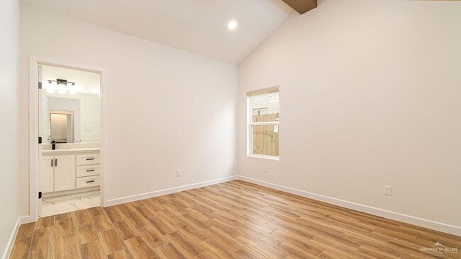 Building Photo - 16 East St