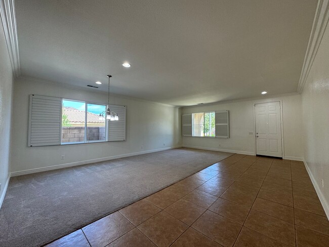 Building Photo - 5 Bedroom Canyon Hills home