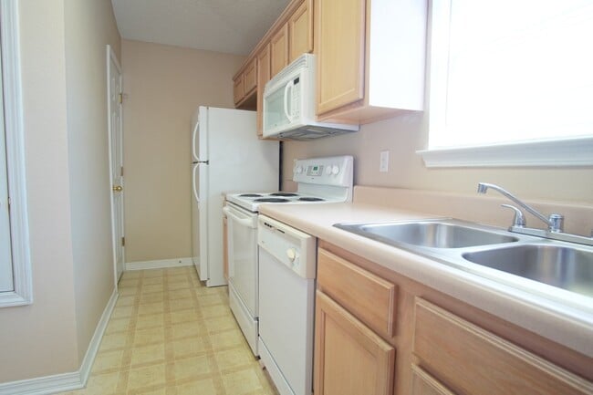 Building Photo - Coming Available 10/17 – 2BR/1BA Home in S...