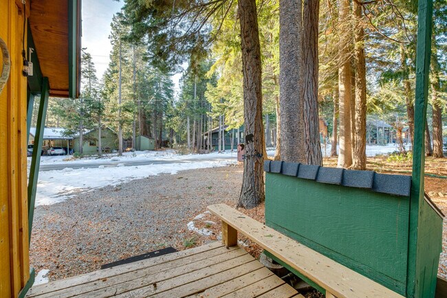 Building Photo - 7040 Bellevue Ave