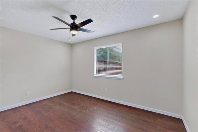 Building Photo - 310 E Amberway Ln