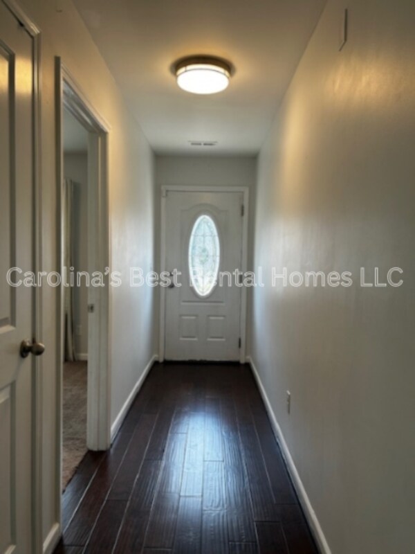 Building Photo - 148 Mariscat Pl