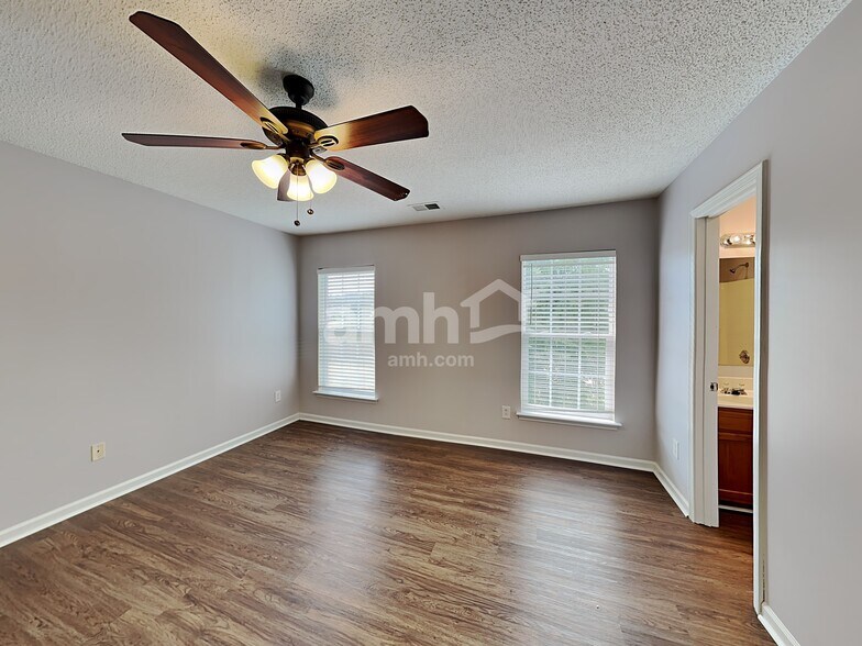 Building Photo - 1333 Harland St