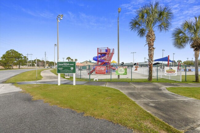 Building Photo - 104 Gulfside Ct