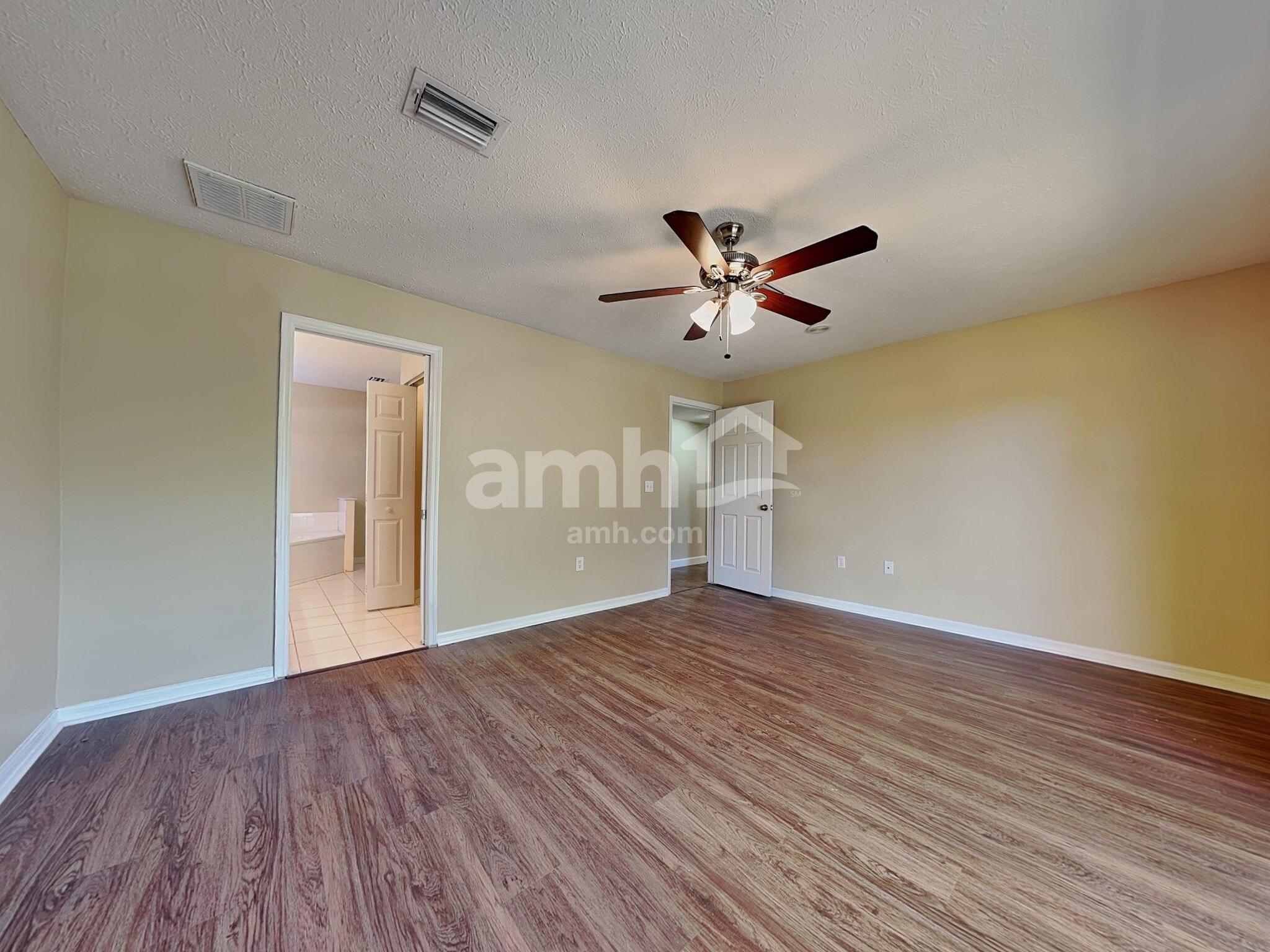 Building Photo - 7909 Hathaway Dr