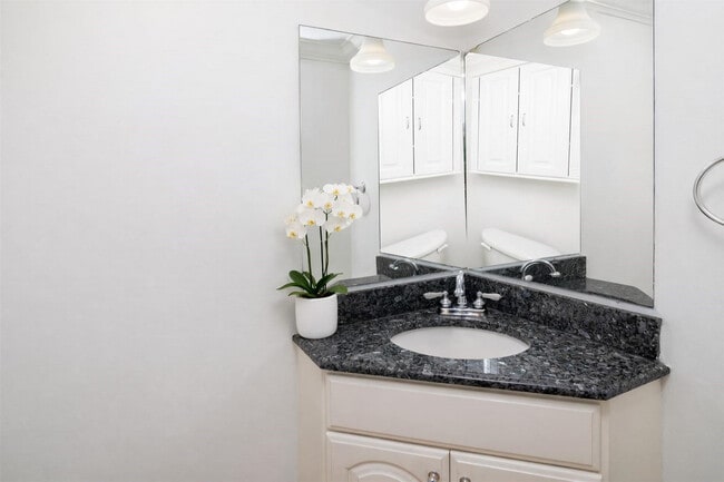 Building Photo - 1524 SE 12th St