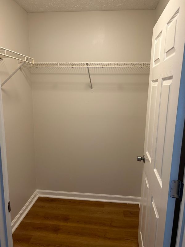 Building Photo - 8102 Fairington Village Dr