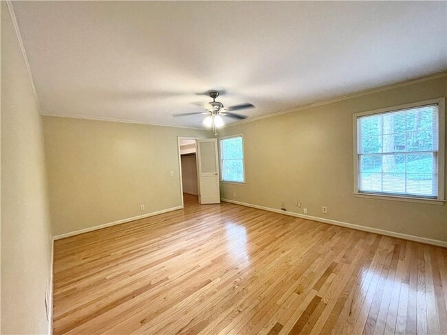 Building Photo - 880 Richmond Hill Dr