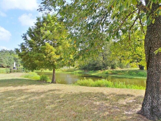 Building Photo - 8625 Grassbur Rd