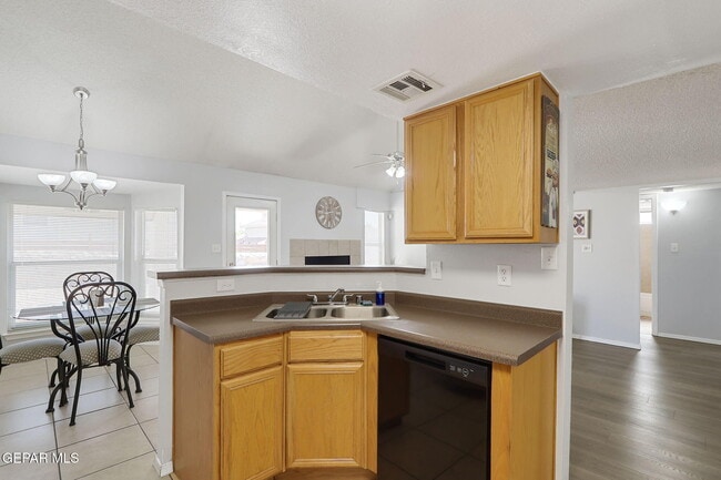 Building Photo - 240 Summerbrooke Ct