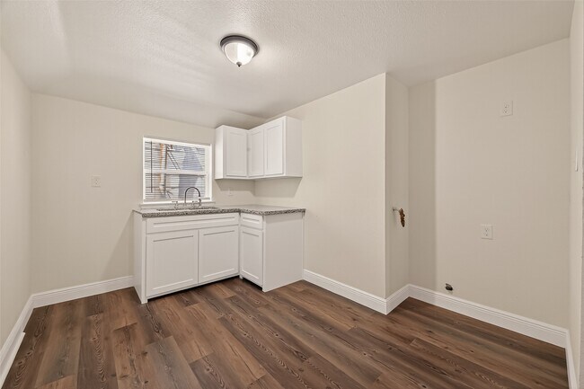 Building Photo - 4901 Stimson St