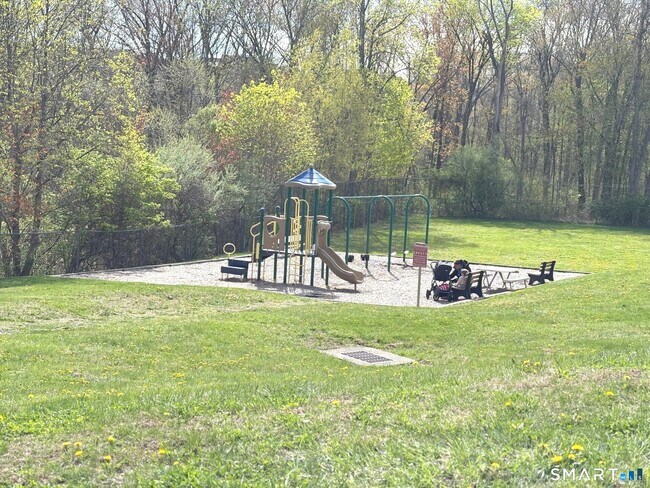 Building Photo - 27 Crows Nest Ln