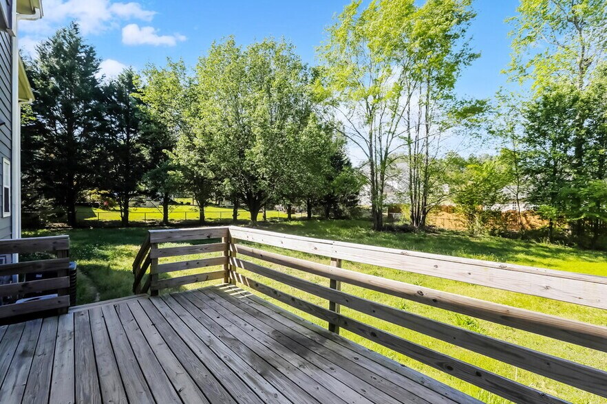 Building Photo - 350 Towler Dr