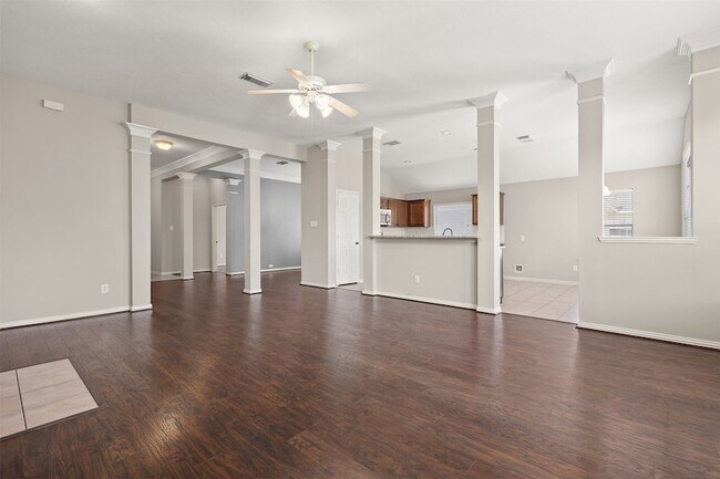 Building Photo - 7611 Waterlilly Ln