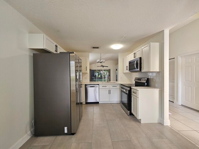 Building Photo - 5344 Edenwood Ln
