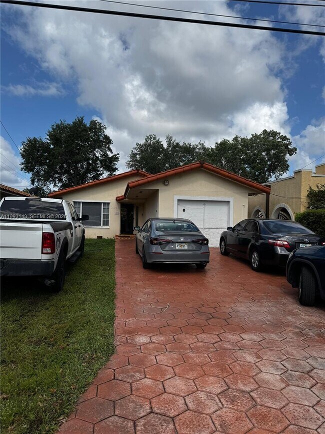 Building Photo - 2194 SW 57th Ct