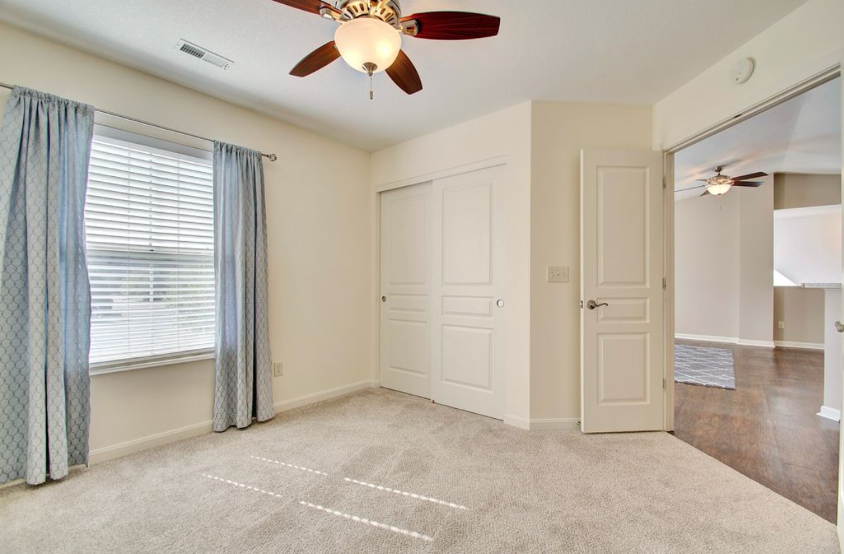 Building Photo - 2223 Rolling Hills Dr