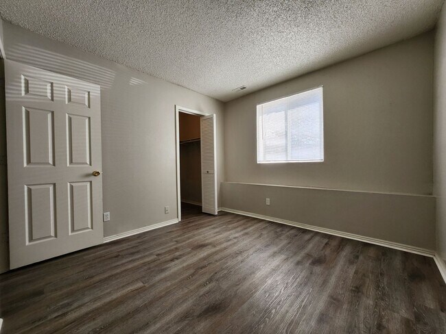 Building Photo - 1835 Zebulon Dr