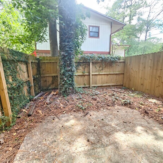 Building Photo - 3701 Donovan Dr