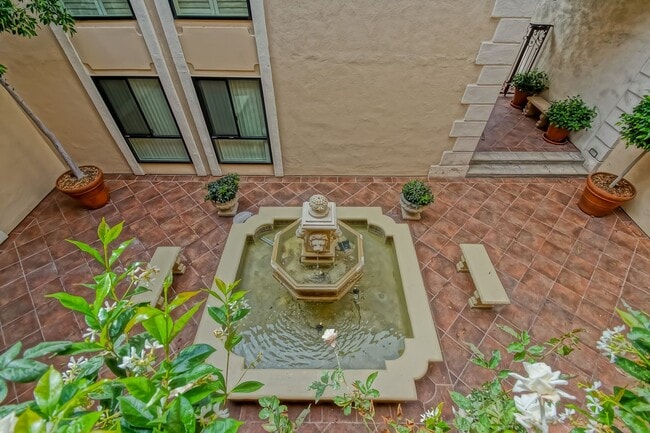 Building Photo - Newly Remodeled, Bright & Airy End Unit Condo in the beautiful "Villa Florenza" Complex in the he...