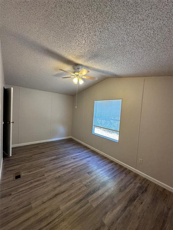 Building Photo - 530 Opal Ln