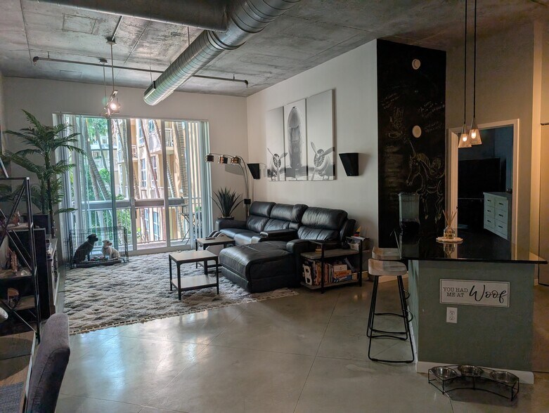 Living Area - 2001 Biscayne Blvd