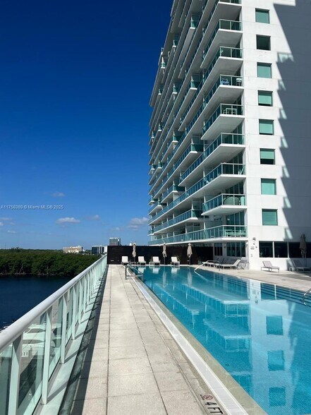 Building Photo - 400 Sunny Isles Blvd