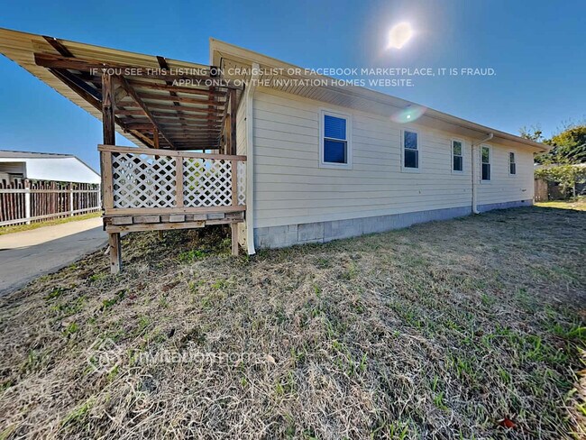 Building Photo - 311 Woodard St