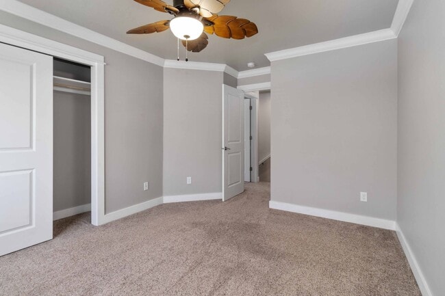 Building Photo - 2 bedroom Townhome