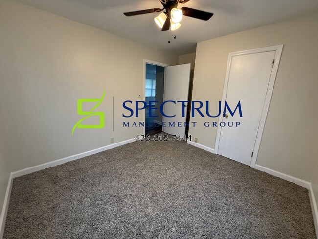 Building Photo - Freshly Remodeled 2 Bed / 1 Bath Home in Russellville!