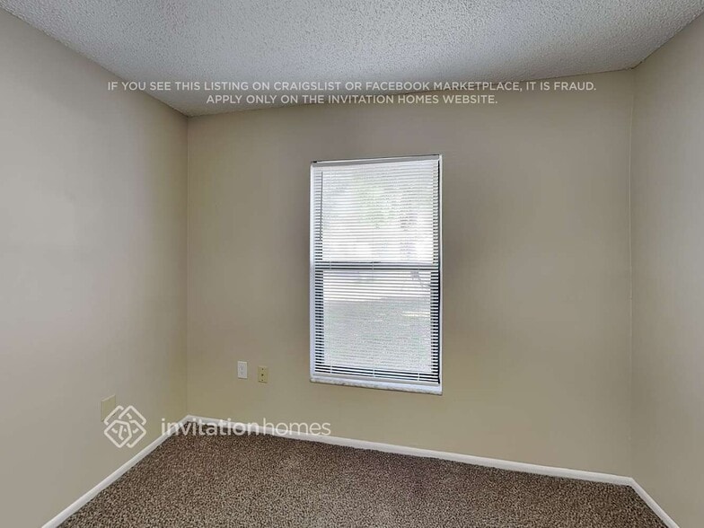 Building Photo - 515 49th St E