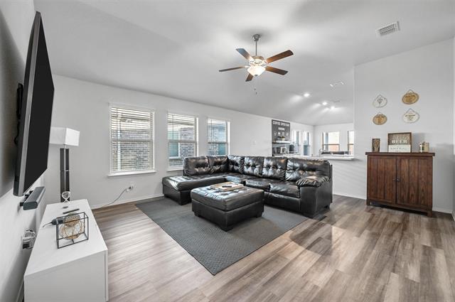 Building Photo - 424 Pollyann Trl