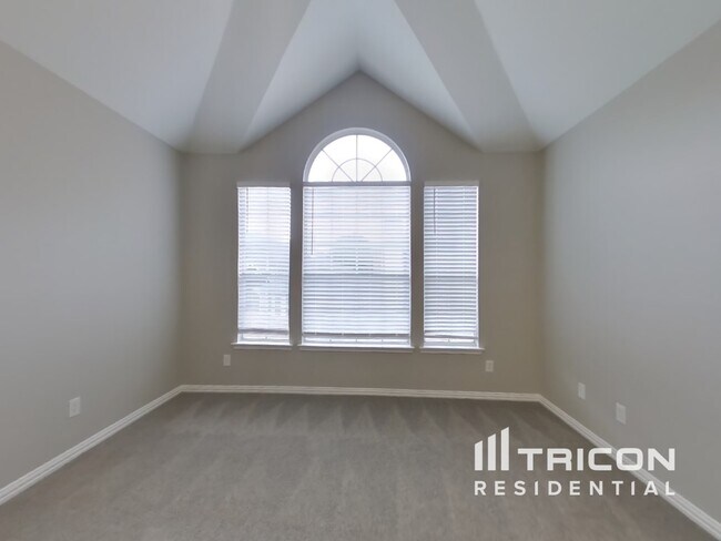 Building Photo - 8128 Mt Shasta Cir