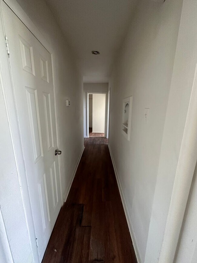 Building Photo - 850 County Road 218,