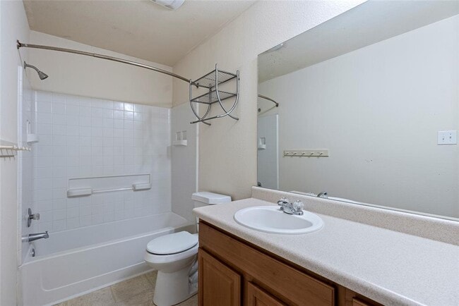 Building Photo - 12021 Pecangate Way