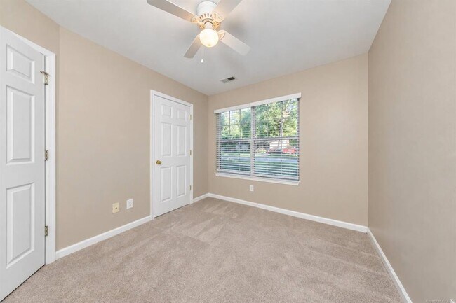 Building Photo - 226 Nina Ln