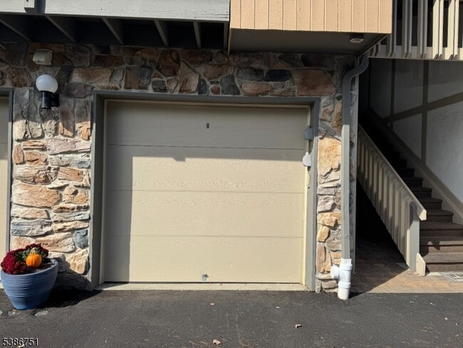 Building Photo - 16 Buchanon Ct