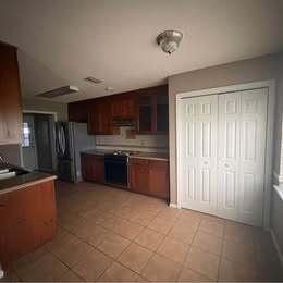 Building Photo - 3824 Brookfield Dr