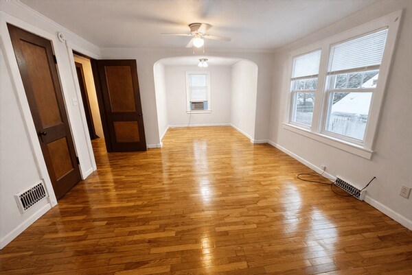 Building Photo - 532 E Greenlawn Ave