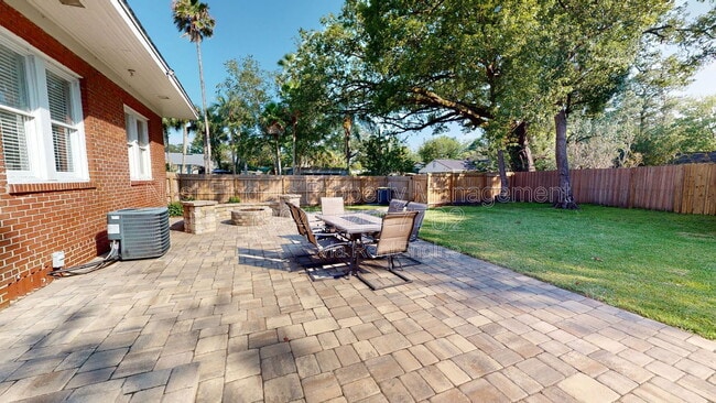 Building Photo - 1292 Wolfe St