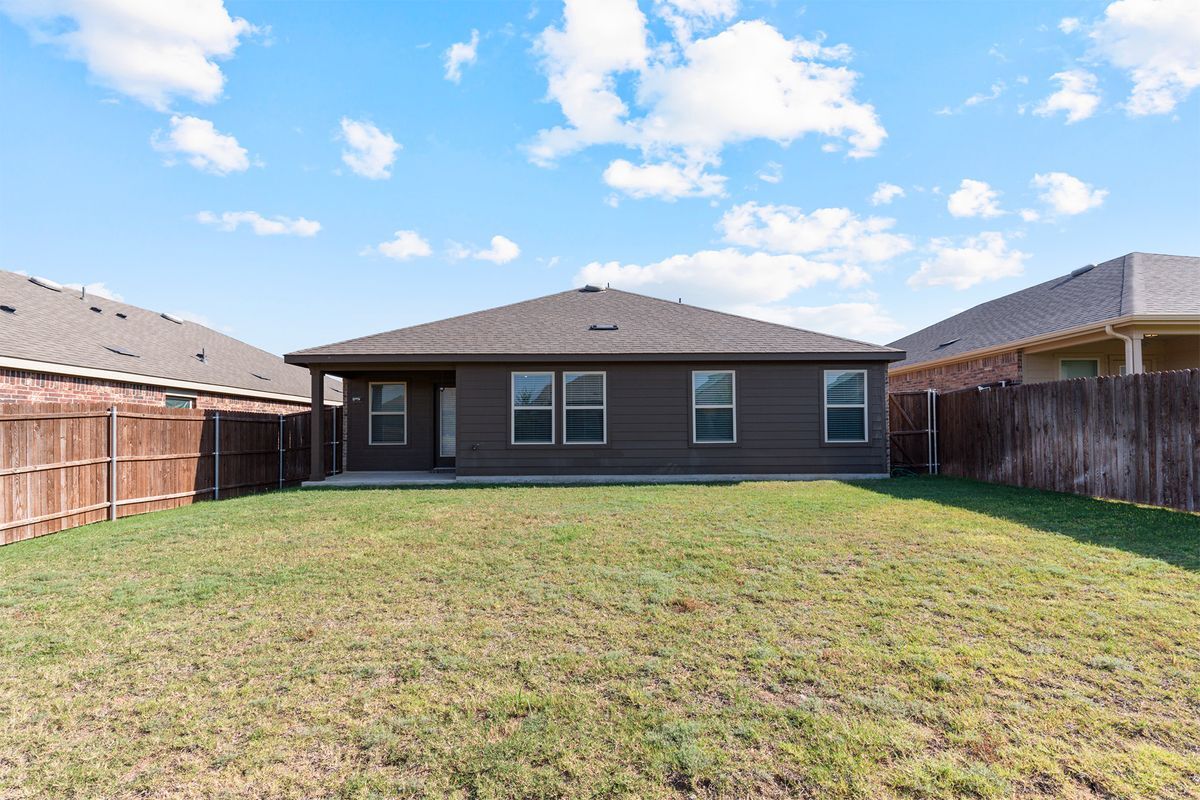 Building Photo - 936 English Dr