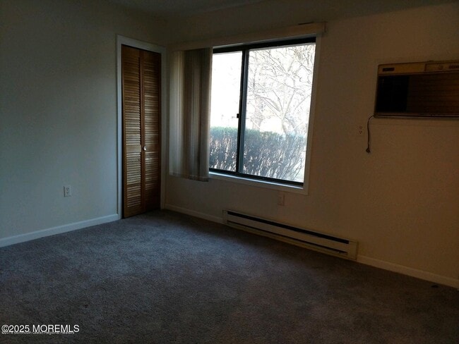 Building Photo - 137 Amberly Dr