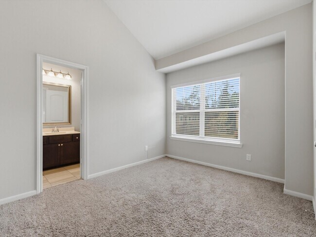 Building Photo - 28043 Rocky Heights Dr