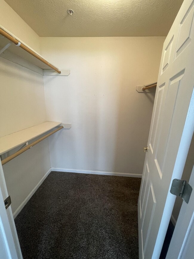 Building Photo - 45512 Westmeath Way