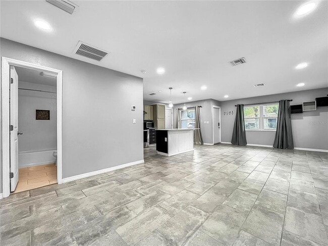 Building Photo - 6809 S Himes Ave