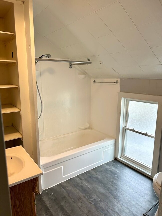 Building Photo - 3 Bedoom SIngle Family - 14620 Zip - South Ave & Elmwood Area