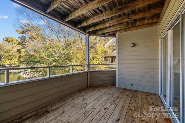 Building Photo - 2505 Stockbridge Dr