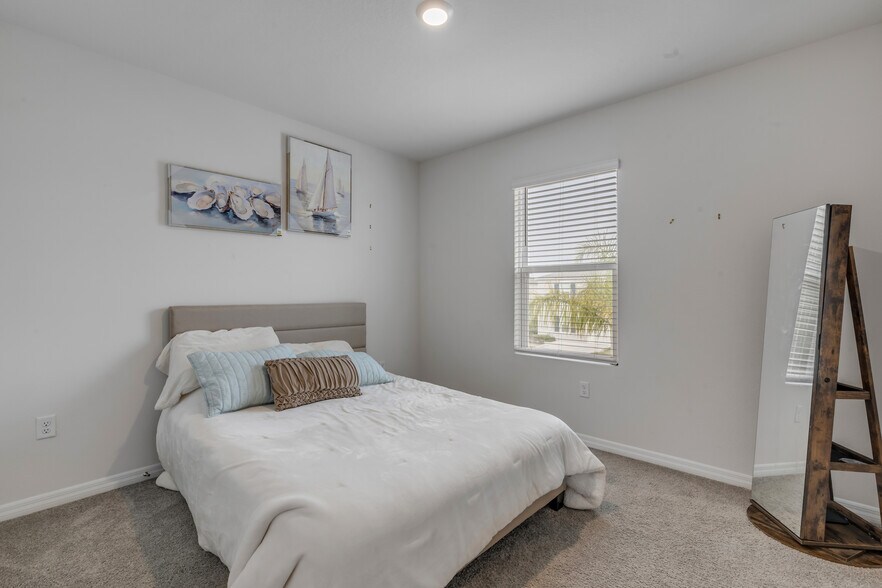 Building Photo - 2724 Silver Canoe Dr